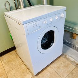 Frigidaire Gallery Front Loading Washer  heavy duty extra large capacity 