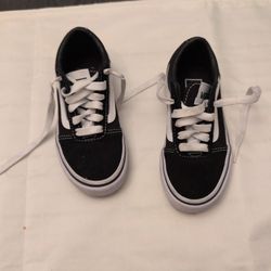 VANS Black White Suede Leather Youth Kids Size 11 Gently Used Boys Girls 