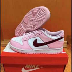 Nike Dunk Low GS Size 7Y/8.5 Womens  Brand New 