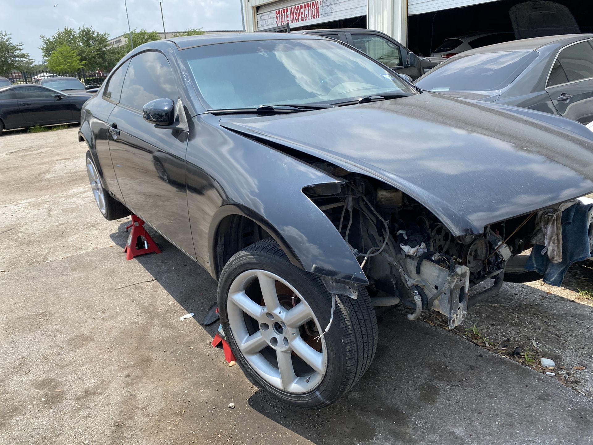INFINITY G35 couple for parts