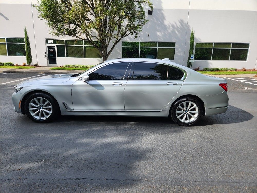 2018 BMW 740i