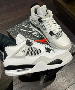 Jordan 4s military black