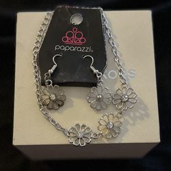 Paparazzi Earrings And Bracelet 