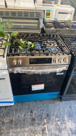 Frigidaire estufa y refrigerador sacala a pagos