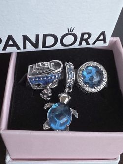Pandora Gift Set w/3 Charms 