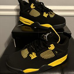 Jordan 4 Yellow Thunder Size 10 Men’s Sneakers