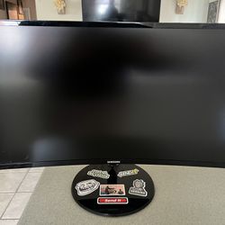 Curved gaming monitor 