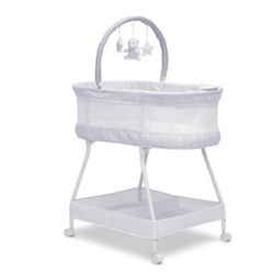Delta Children Bassinet 