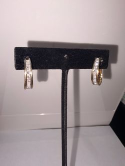 14K YELLOW GOLD EARRINGS WITH DIAMONDS