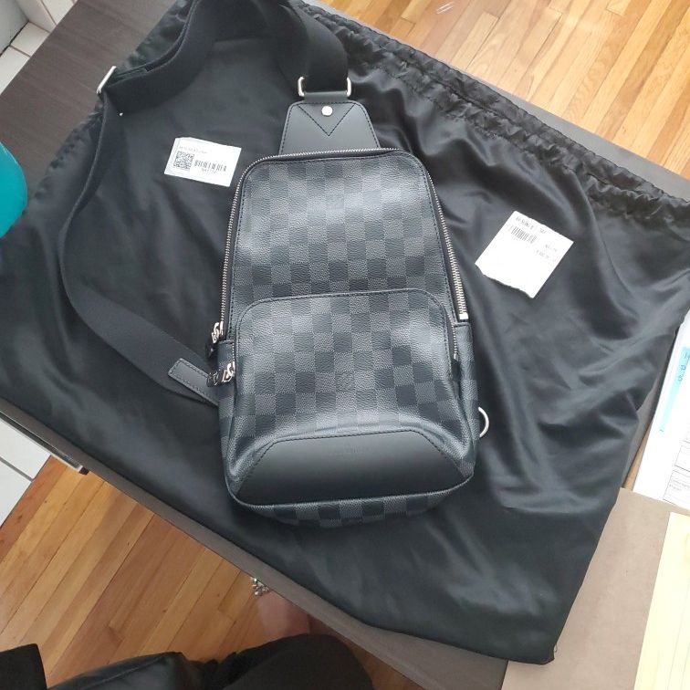 Used Louis Vuitton Crossbody Damier for Sale in Grayson, GA - OfferUp