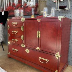 Small Chest/Cabinet 