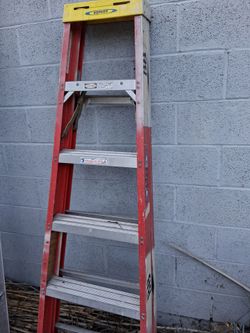 6 ft double sided ladder