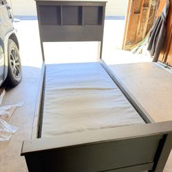 Solid Wood Twin Size Bed With Box Spring 