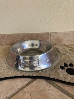 Metal Dog Bowl & Mat