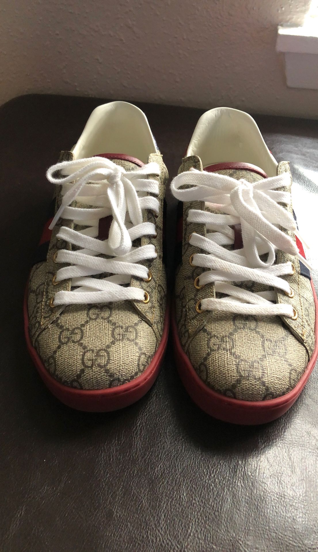 Men’s Gucci Shoes size 8