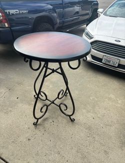 Cocktail table