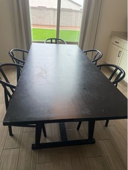 Kitchen table with Bench and chairs. Magnolia Home