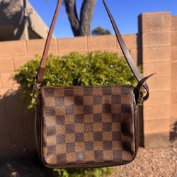 Authentic Louis Vuitton Damier Ebene Pochette handbag