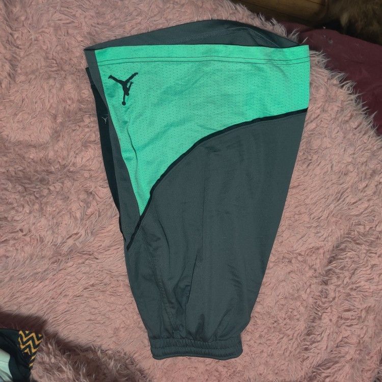 Jordan Green Glow Basketball Shorts Size XL
