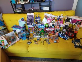 Large Fortnite Toy and Figure Collection 100+ Lot