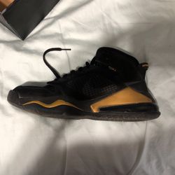 Black And Gold Jordan’s 