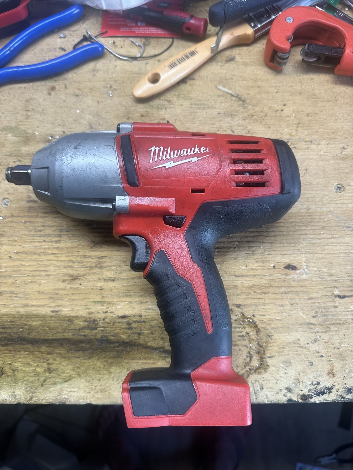 Milwaukee 1/2 Impact Wrench W/ 4 Amp Battery
