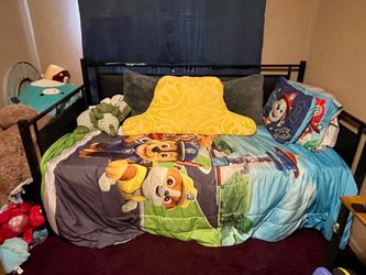 Twin bed w/ trundle