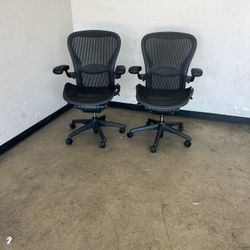 Multiple Herman Miller Aeron Chairs Size B