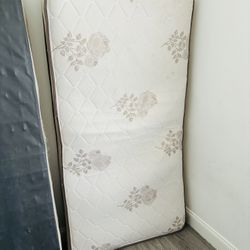 Mattress 2 Piece Set (white Floral Twin Bed)
