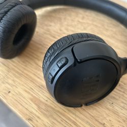 JBL Tune Bluetooth wireless headphones