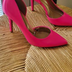 New* Pretty Pink Jessica Simpson Heel Pumps 6 1/2