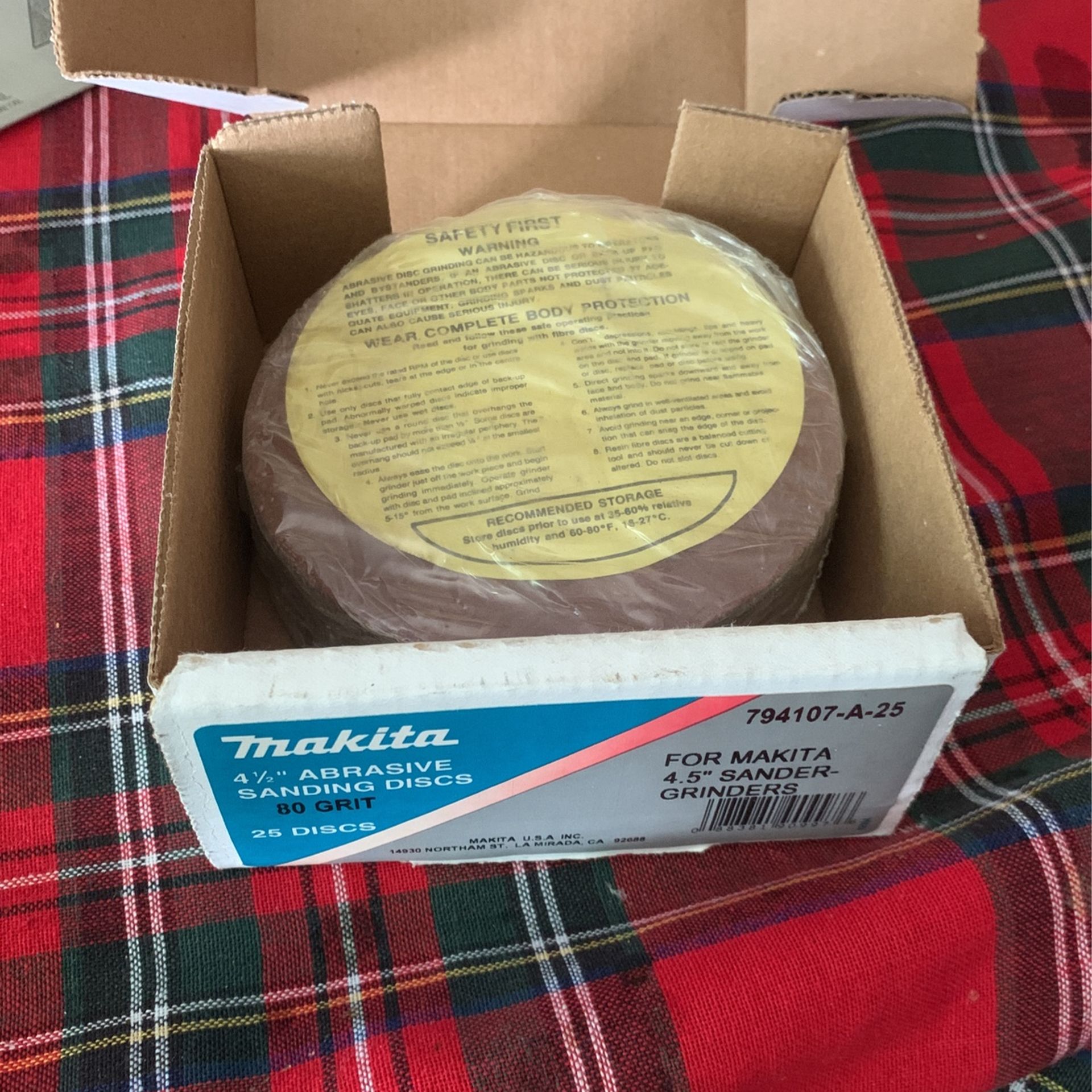 Makita 4 1/2” Abrasive Sanding Discs, 80 Grit, 25 Discs