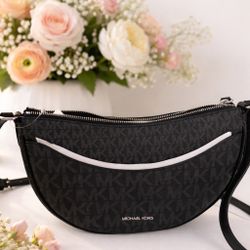 Michael Kors Dover Half Moon Bag (Black)