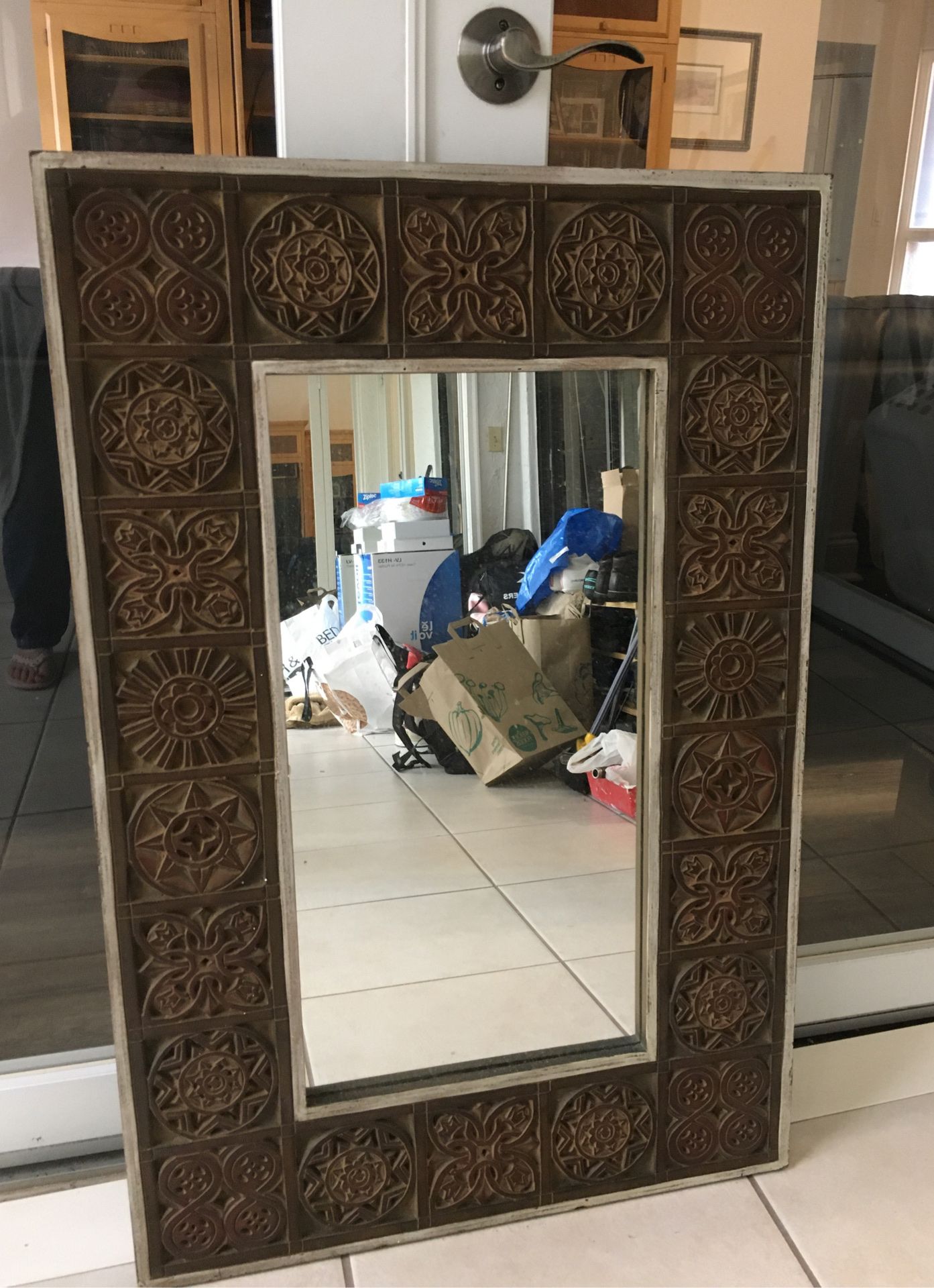 Decorative wall mirror