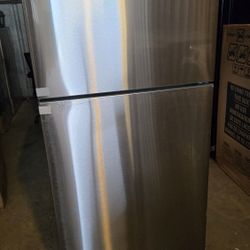 (New) Samsung
18 cu. ft. Standard Depth Top Freezer Refrigerator in Stainless Steel with  Cooling