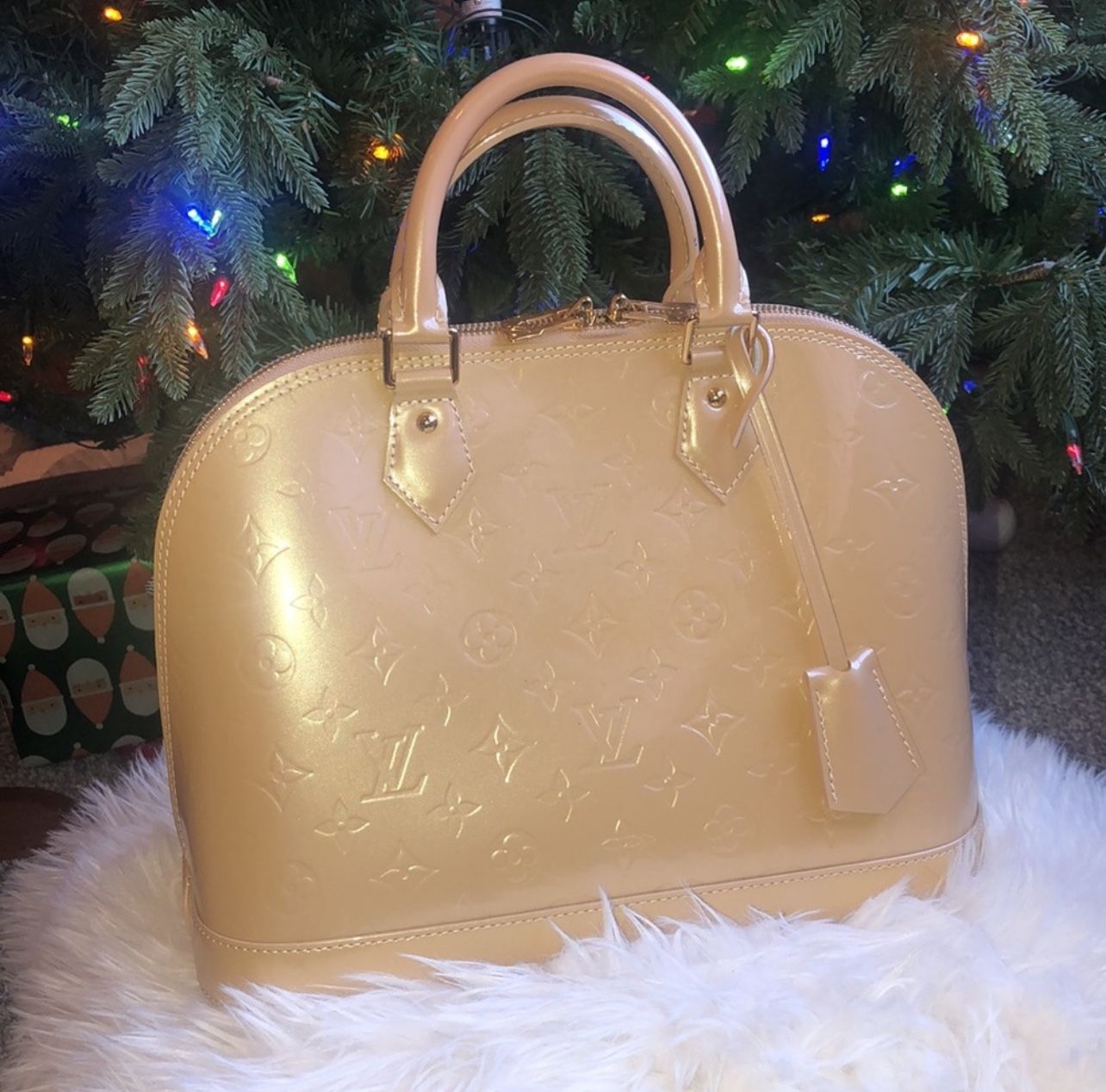 Louis Vuitton authentic Hand Bag
