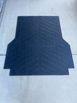 Toyota Tacoma 5’ Bed rubber mat OEM