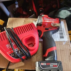 Firm Price 🛑 Milwaukee M12 3/8" Stuby W/3.0 Batt&Charger Used Like New. Everything Included. Precio Firme 🛑 