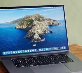 MacBook Pro - 16-inch Retina display 9th-generation 6-core Intel Core i7 - 16gb ddr4 - 500gb