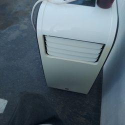 Kenwood Air Conditioner  Very Cold Portable 