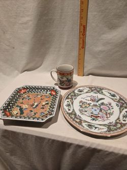 Asian Village Lot Of 3 Porcelain Collectables 