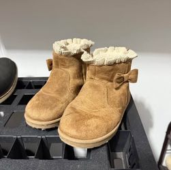 Toddler boots size 8