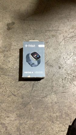 Fitbit Versa 4 Fitness Smartwatch with GPS 24/7 Heart Rate 40+ Exercise Modes Sleep Tracking