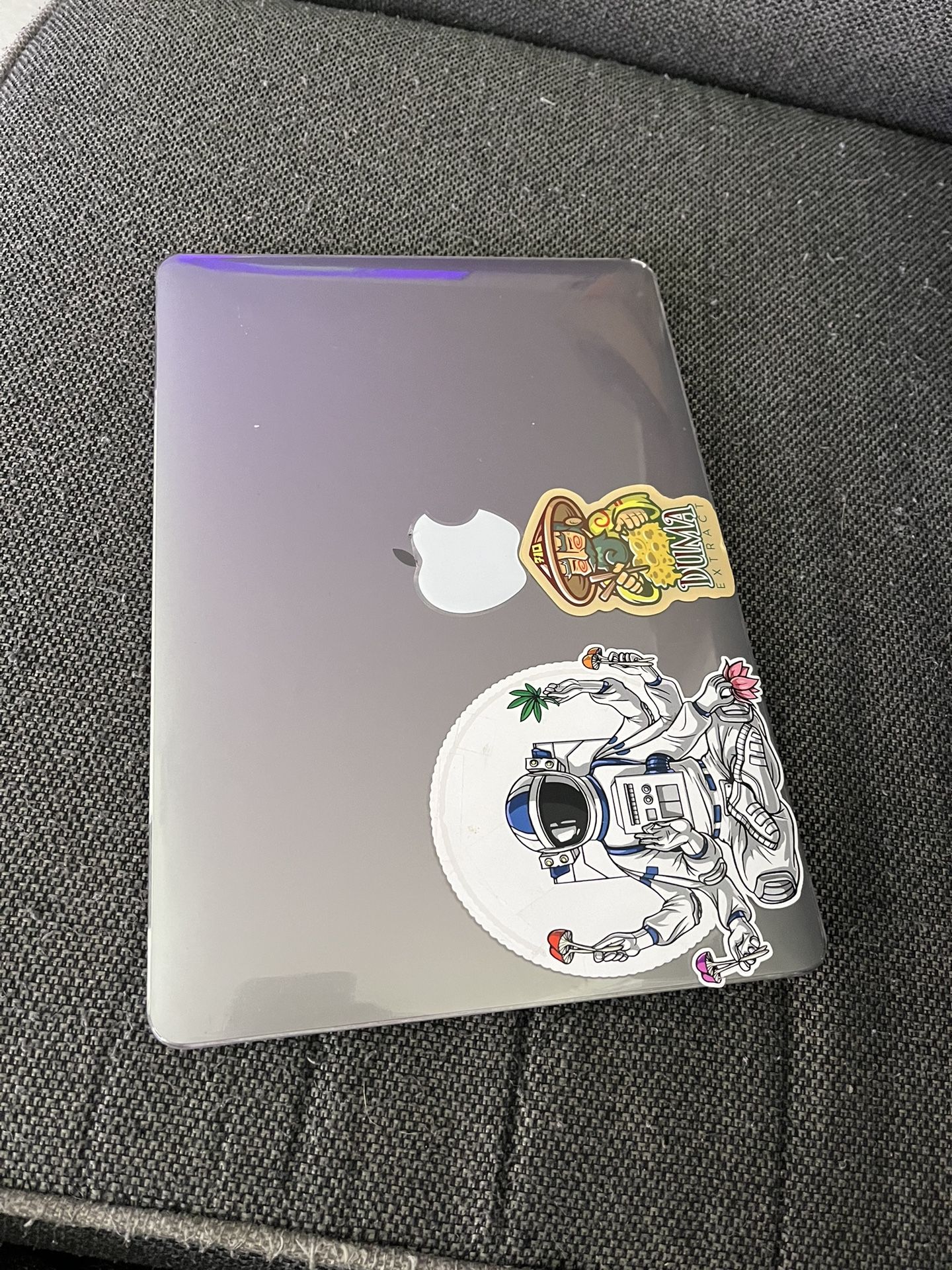 Apple Laptop