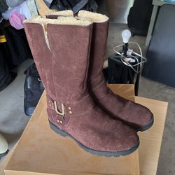 Uggs Size 7 Brown 