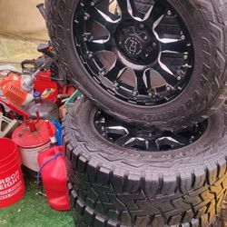 LT285/60/18 TOYO OPEN COUNTRY & WHEELS 