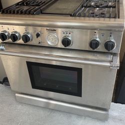 Thermador Gas Range