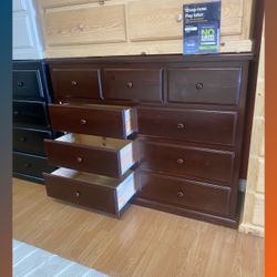 9 drawers dresser / Nine drawers dresser