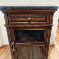 24-BOTTLE WINE COOLER WITH GRANITE COUNTERTOP