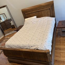 Queen Bedroom Set – Bed Frame, Dresser w/ Mirror & Nightstand – Excellent Condition